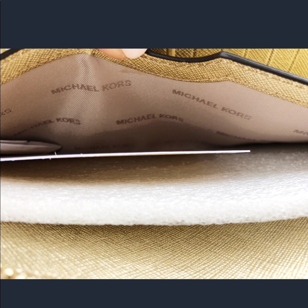 🌸Michael Kors Zip Around Wallet🌸 - Picture 7 of 7